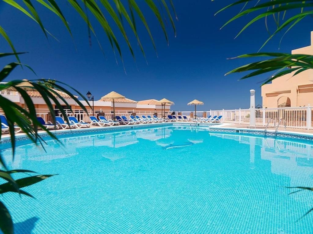 Mng-Apart Paradise Court Адехе Екстериор снимка